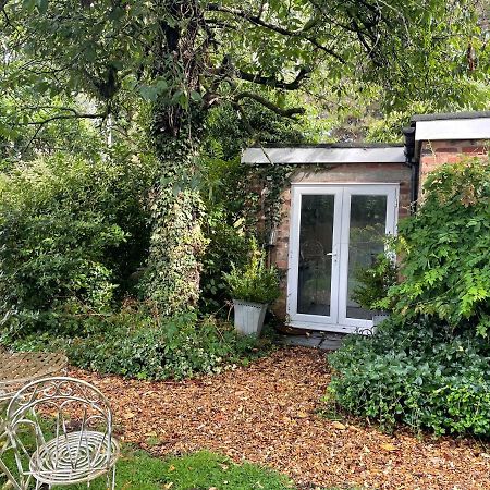 Apartamento The Big Cosy Boudoir Bed + Hot Tub Harvington Exterior foto