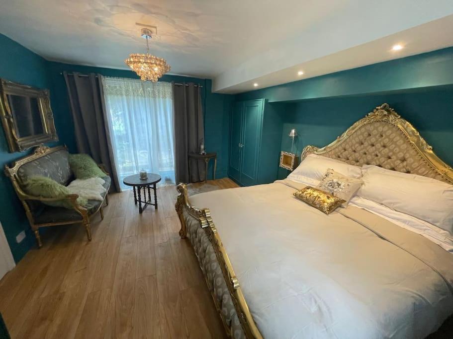 Apartamento The Big Cosy Boudoir Bed + Hot Tub Harvington Exterior foto